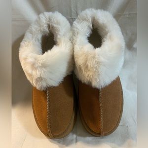 Caramel colored fur slip-on shoes